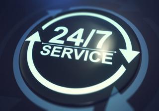 24/7 Service logo