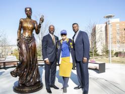 Sculpture artist, Rev. Frederick Hightower, President Jenkins and Dr. Florine "Peaches" Camphor '53