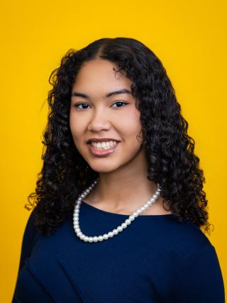 Arianna Roman Headshot